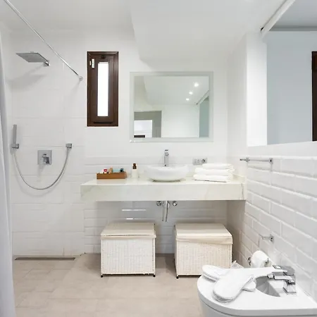 Home2book Alessandro, Design & Comfort * סאוסאל