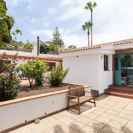 Villa Home2book Alessandro, Design & Comfort *