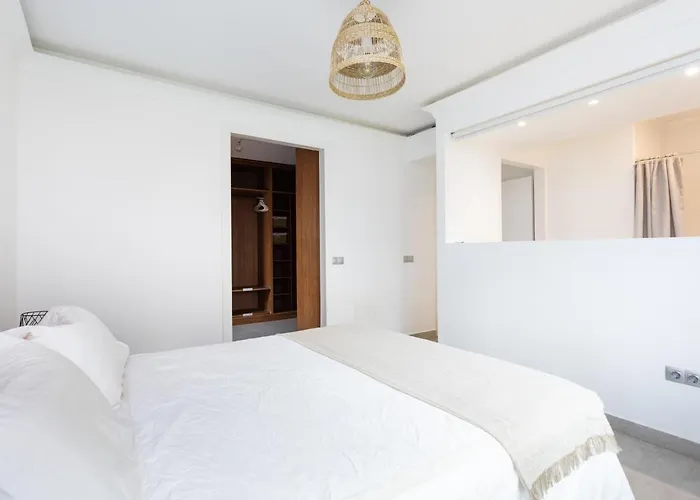 Villa Home2book Alessandro, Design & Comfort *