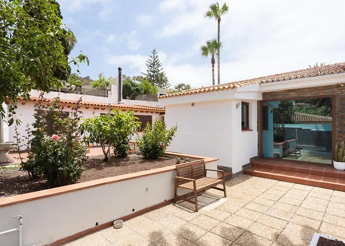 Villa Home2book Alessandro, Design & Comfort *