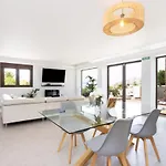 빌라 Home2book Alessandro, Design & Comfort *