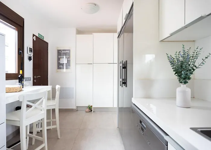 Home2book Alessandro, Design & Comfort Willa Sauzal